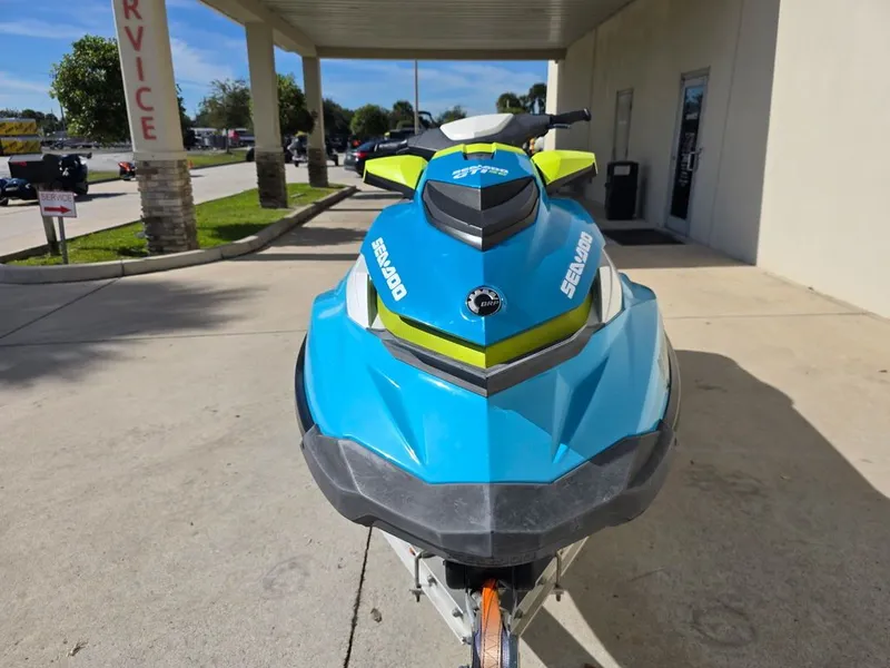 Slide: The Image of Sea-Doo GTI SE 155 2015 - 2