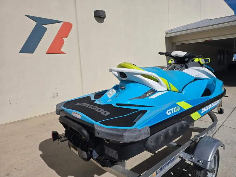 Slide: The Image of Sea-Doo GTI SE 155 2015 - 9