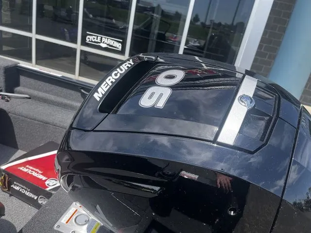 Slide: The Image of Lund 1650 Rebel XL Tiller 2026 - 12