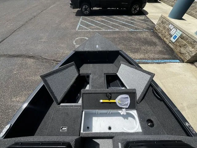 Slide: The Image of Lund 1650 Rebel XL Tiller 2026 - 14