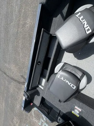 Slide: The Image of Lund 1650 Rebel XL Tiller 2026 - 16