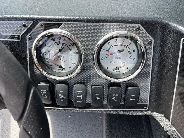 Slide: The Image of Lund 1650 Rebel XL Tiller 2026 - 20