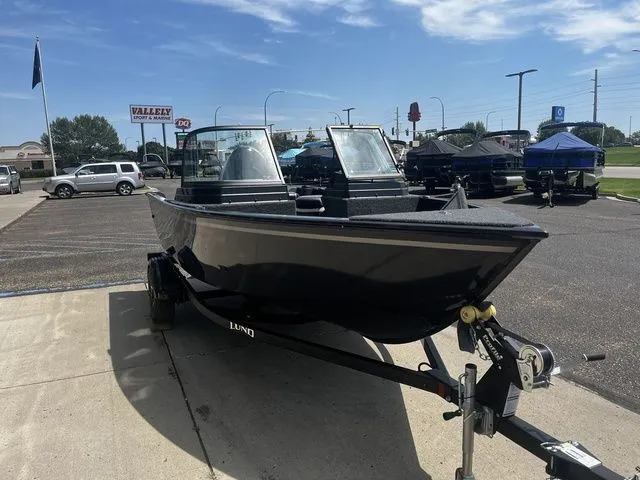 Slide: The Image of Lund 1650 Rebel XL Tiller 2026 - 9