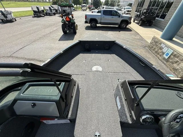 Slide: The Image of Lund 1875 Impact XS Sport 2026 - 10