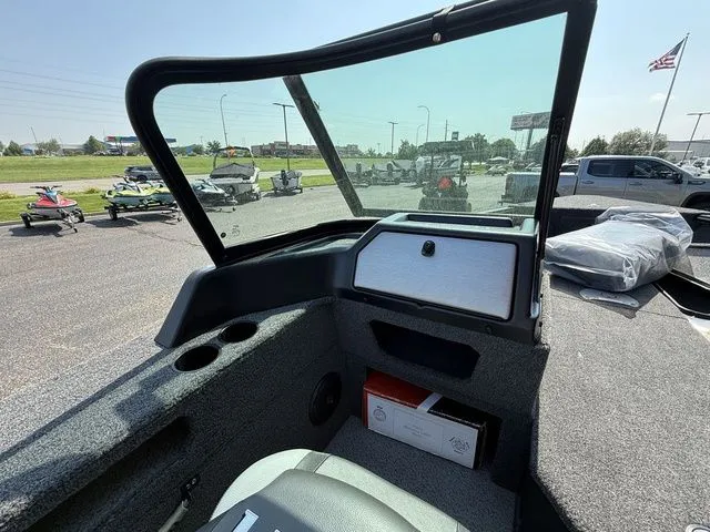 Slide: The Image of Lund 1875 Impact XS Sport 2026 - 16