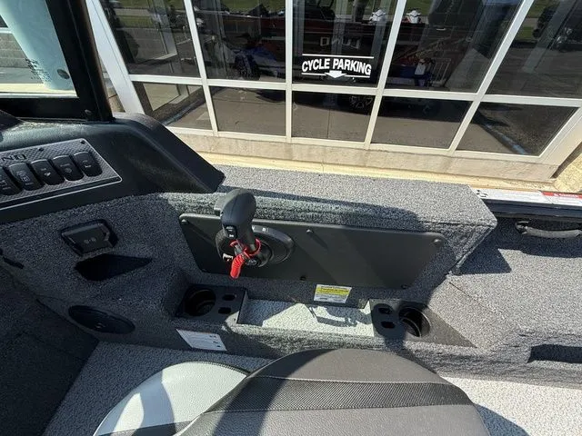 Slide: The Image of Lund 1875 Impact XS Sport 2026 - 20