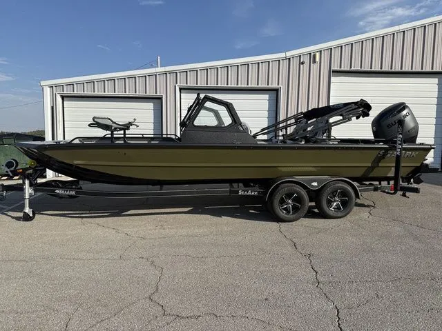 Slide: The Image of SeaArk Pro Cat 240 2026 - 1