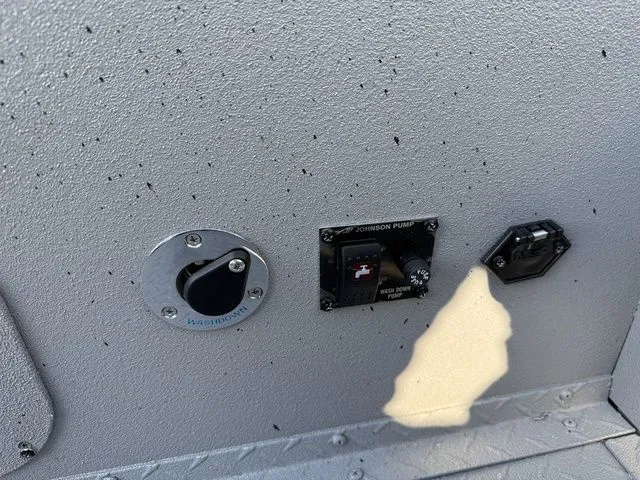 Slide: The Image of SeaArk Pro Cat 240 2026 - 12