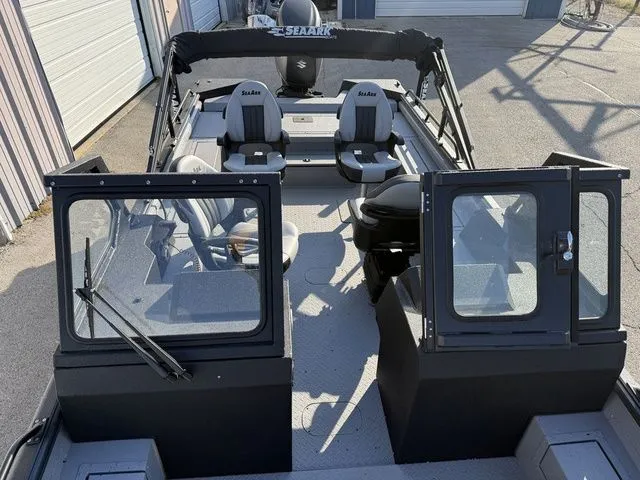 Slide: The Image of SeaArk Pro Cat 240 2026 - 13