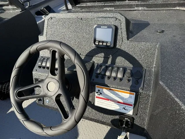 Slide: The Image of SeaArk Pro Cat 240 2026 - 15