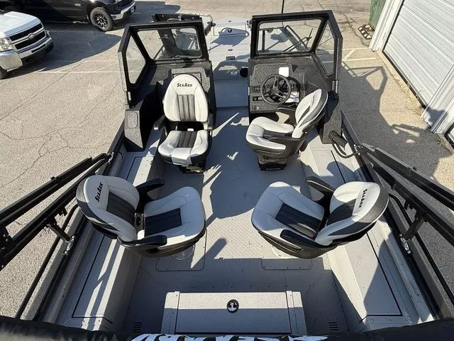 Slide: The Image of SeaArk Pro Cat 240 2026 - 19