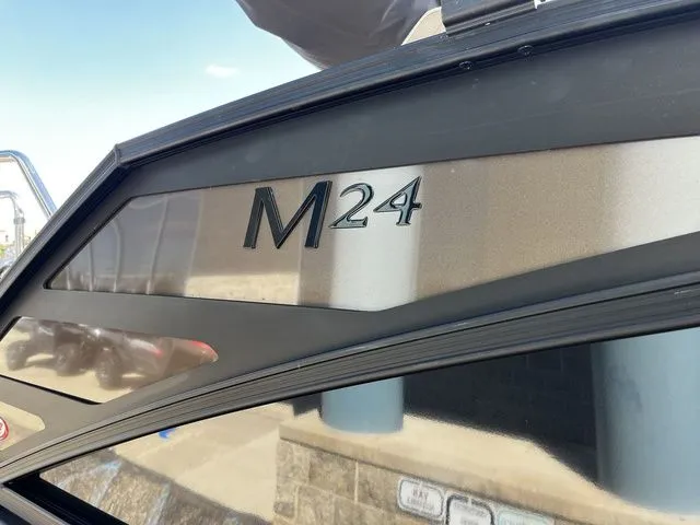 Slide: The Image of Bennington 24MS Fish and Cruise TriToon Pontoon 2026 - 14