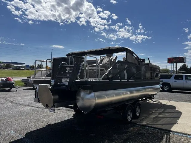 Slide: The Image of Bennington 24MS Fish and Cruise TriToon Pontoon 2026 - 15