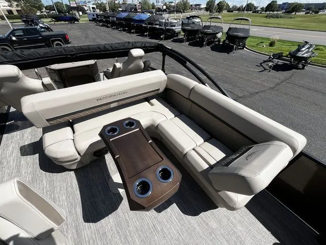 Slide: The Image of Bennington 24MS Fish and Cruise TriToon Pontoon 2026 - 19
