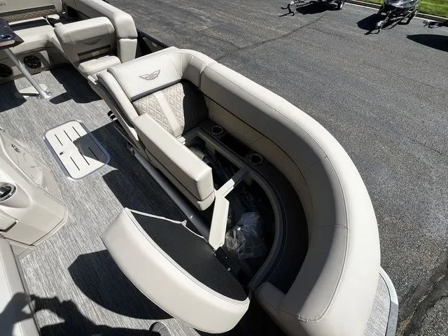 Slide: The Image of Bennington 24MS Fish and Cruise TriToon Pontoon 2026 - 22