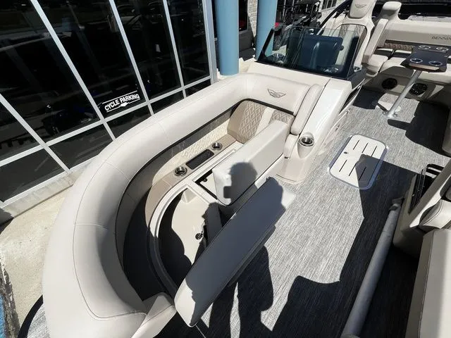 Slide: The Image of Bennington 24MS Fish and Cruise TriToon Pontoon 2026 - 23