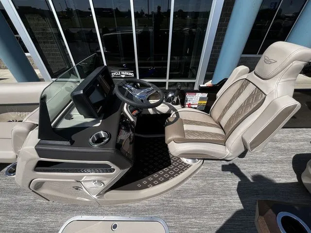 Slide: The Image of Bennington 24MS Fish and Cruise TriToon Pontoon 2026 - 24