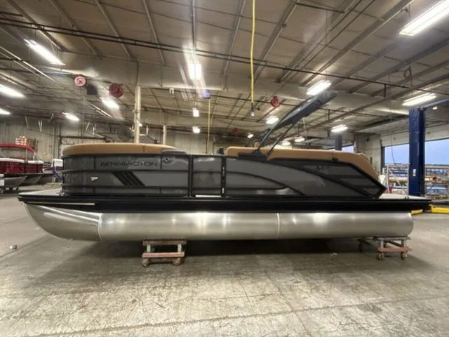 Slide: The Image of Bennington 22ML Tri Toon Pontoon 2026 - 1