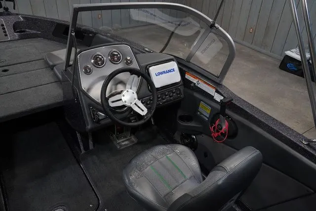 Slide: The Image of Ranger 1850LS 2015 - 4