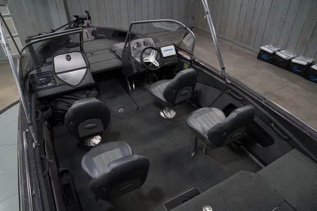 Slide: The Image of Ranger 1850LS 2015 - 9