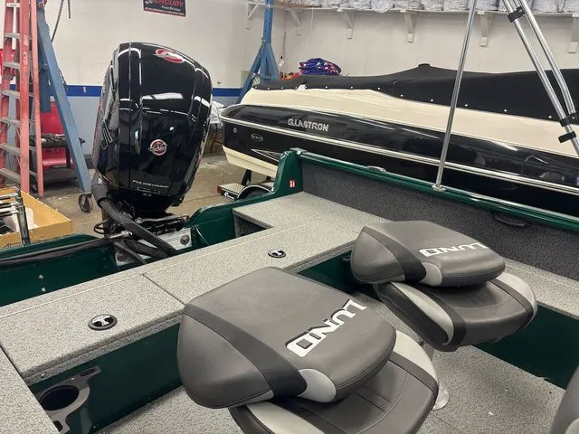 Slide: The Image of Lund 1800 Explorer Sport 2026 - 3