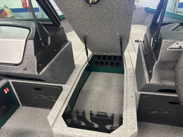 Slide: The Image of Lund 1800 Explorer Sport 2026 - 6