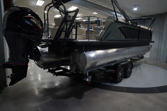 Slide: The Image of Godfrey Sweetwater 2486 DT 27 In. Package 2026 - 6