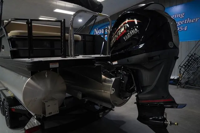 Slide: The Image of Godfrey Xperience 2086 SFLX 27" Impact Center Tube Package 2026 - 10