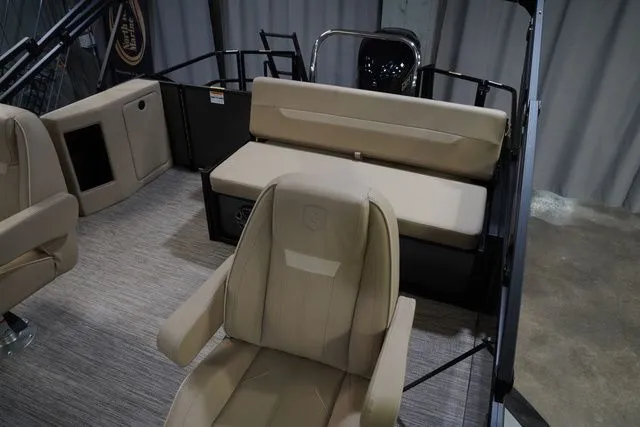 Slide: The Image of Godfrey Xperience 2086 SFLX 27" Impact Center Tube Package 2026 - 16