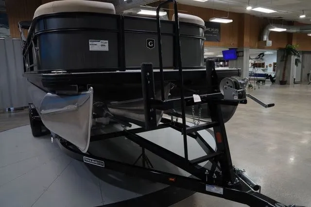 Slide: The Image of Godfrey Xperience 2086 SFLX 27" Impact Center Tube Package 2026 - 4