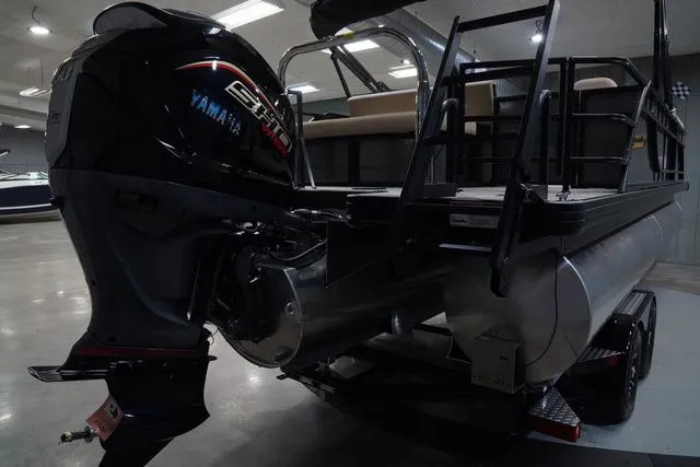 Slide: The Image of Godfrey Xperience 2086 SFLX 27" Impact Center Tube Package 2026 - 8