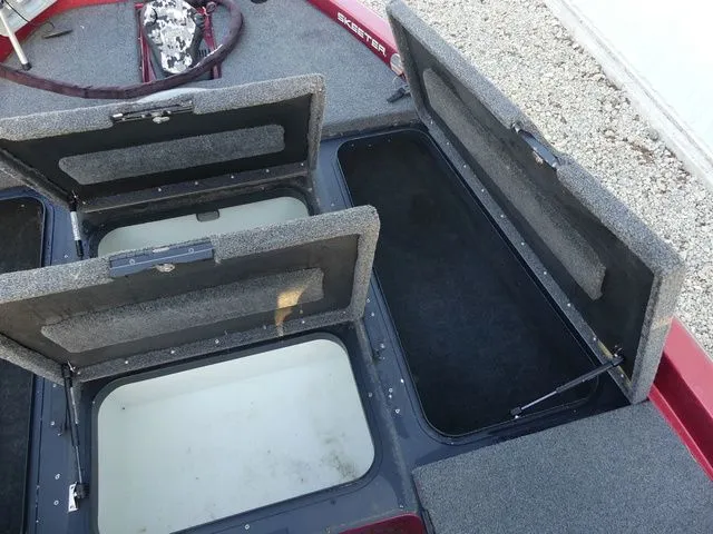 Slide: The Image of Skeeter ZX200 2010 - 10