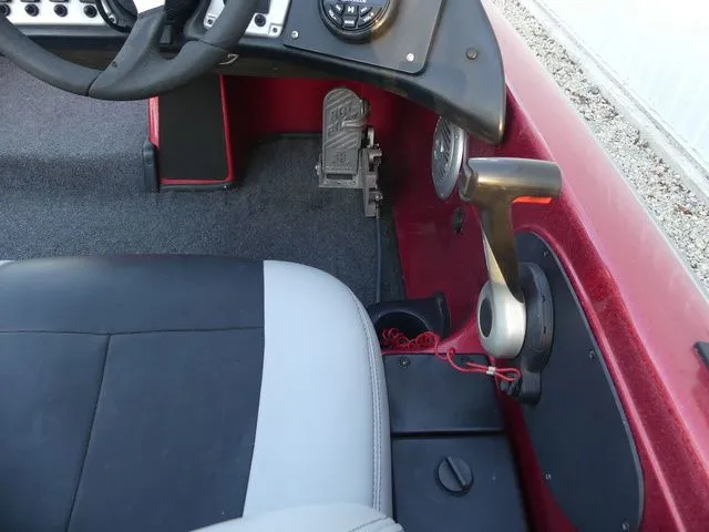 Slide: The Image of Skeeter ZX200 2010 - 16