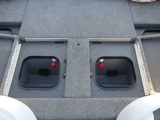 Slide: The Image of Skeeter ZX200 2010 - 17