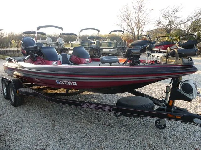 Slide: The Image of Skeeter ZX200 2010 - 7