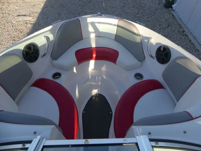 Slide: The Image of Sea Ray 185 Sport 2011 - 10