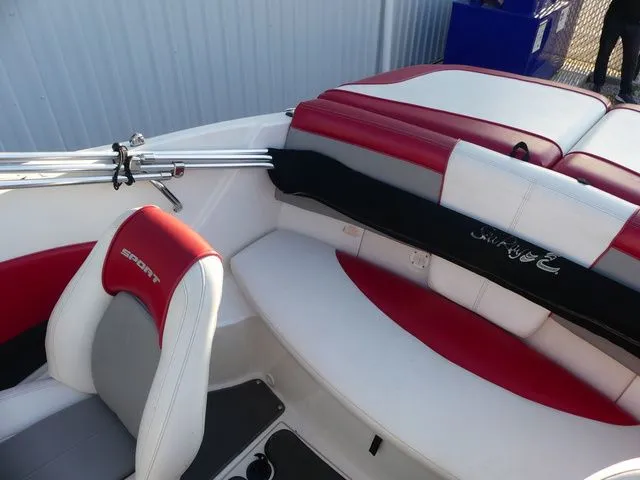 Slide: The Image of Sea Ray 185 Sport 2011 - 13