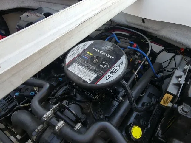 Slide: The Image of Sea Ray 185 Sport 2011 - 17