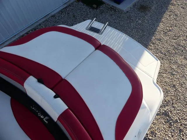 Slide: The Image of Sea Ray 185 Sport 2011 - 20