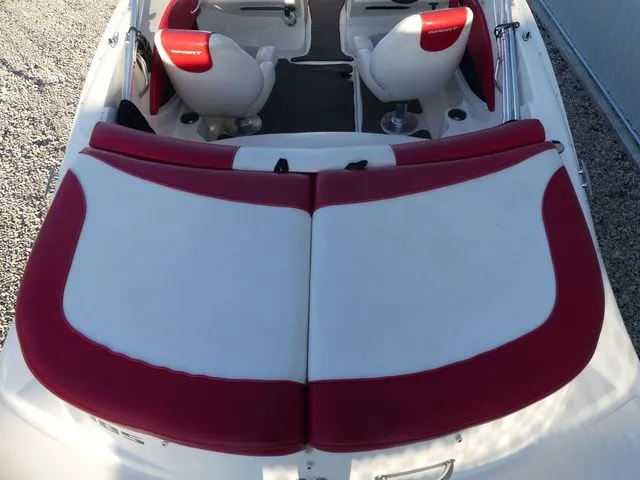 Slide: The Image of Sea Ray 185 Sport 2011 - 22
