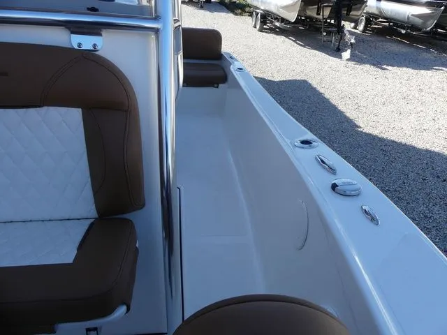 Slide: The Image of Pioneer 180 Islander 2026 - 12