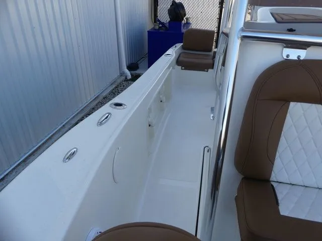 Slide: The Image of Pioneer 180 Islander 2026 - 13