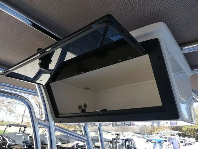 Slide: The Image of Pioneer 180 Islander 2026 - 20