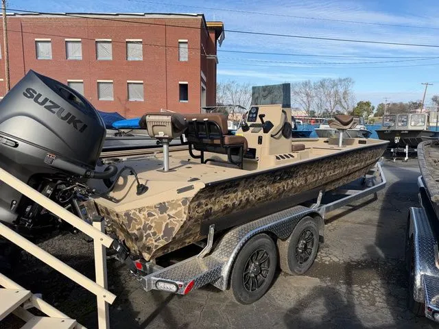 The Image of Excel 220 Bay Pro Elite 2026 - 1