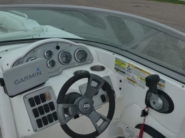 Slide: The Image of Hurricane SunDeck 2400 OB 2014 - 14