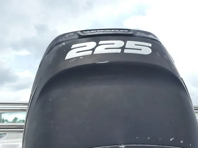 Slide: The Image of Hurricane SunDeck 2400 OB 2014 - 9