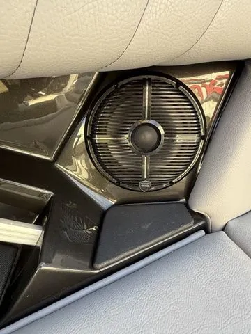 Slide: The Image of Tigé 23RZX 2020 - 13