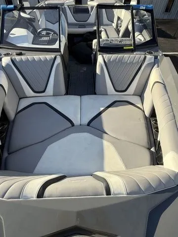 Slide: The Image of Tigé 23RZX 2020 - 2