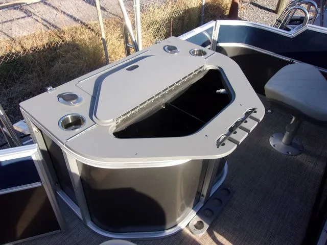 Slide: The Image of Berkshire LE Series 22RFC LE 2023 - 8