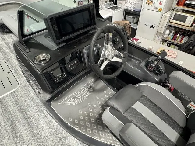 Slide: The Image of Bennington M Swingback 26 MSB 2026 - 14